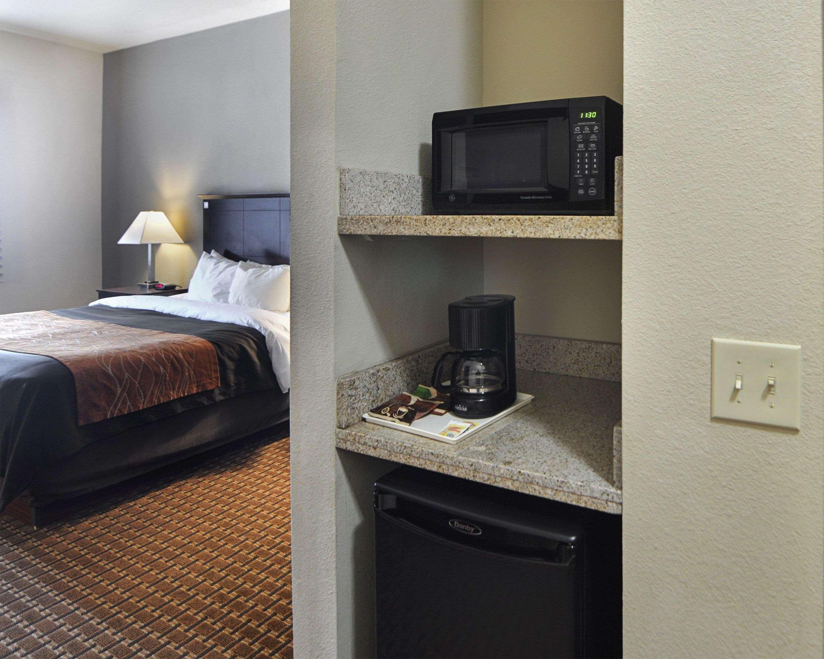 Comfort Inn & Suites Near Lake Lewisville Corinth Екстериор снимка