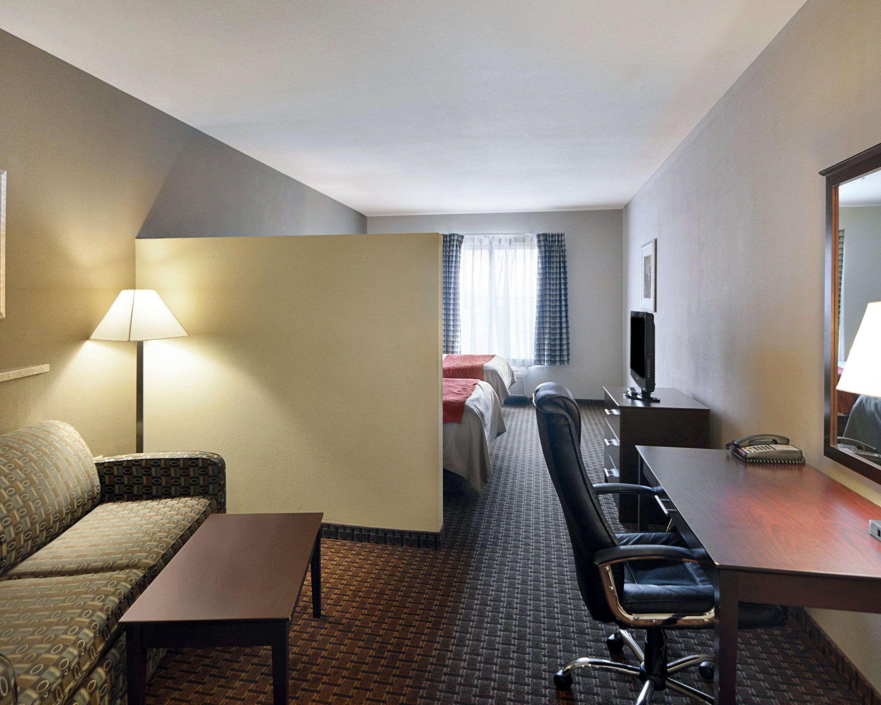 Comfort Inn & Suites Near Lake Lewisville Corinth Екстериор снимка