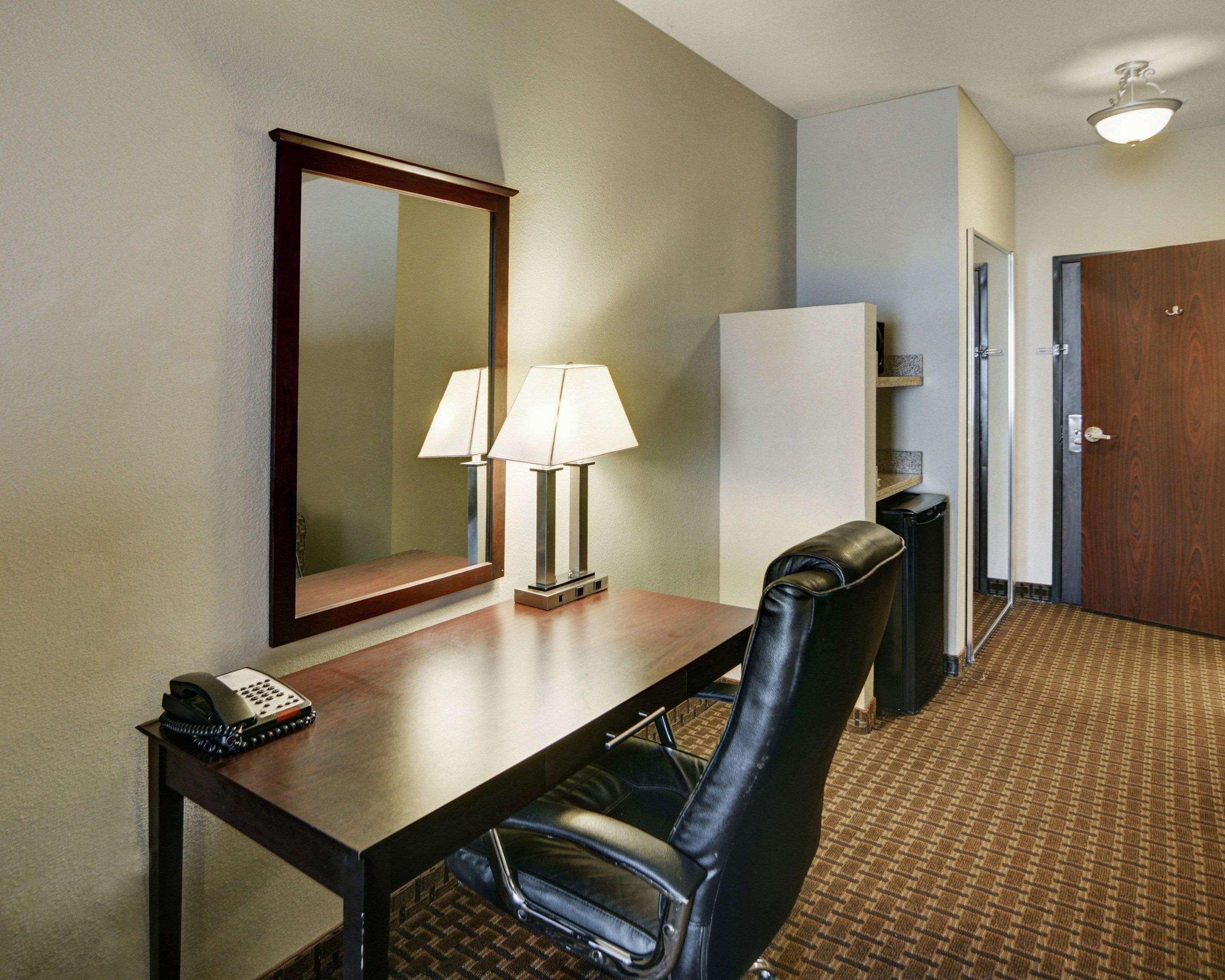 Comfort Inn & Suites Near Lake Lewisville Corinth Екстериор снимка
