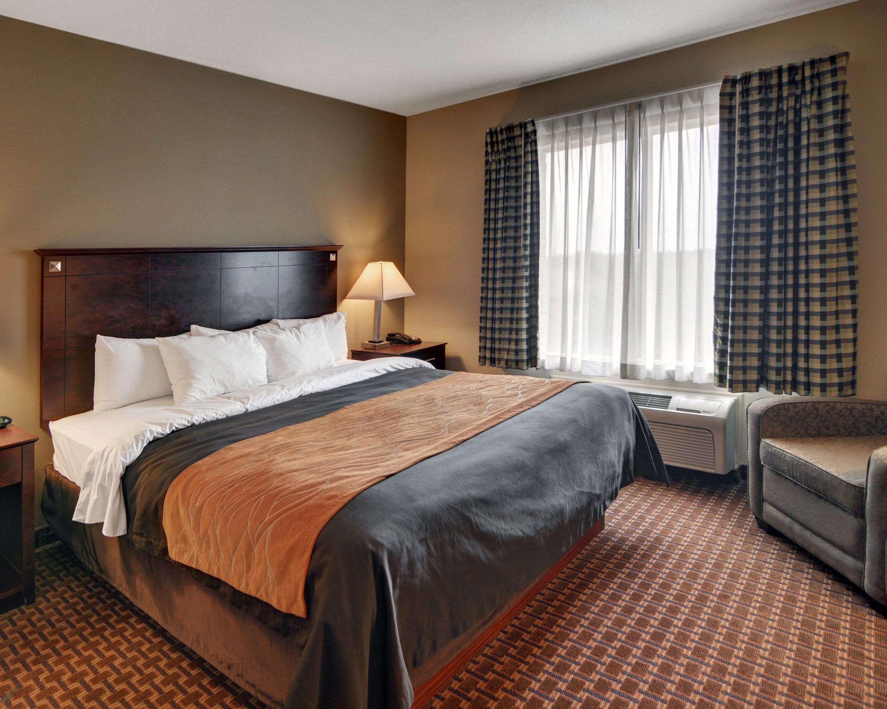 Comfort Inn & Suites Near Lake Lewisville Corinth Екстериор снимка