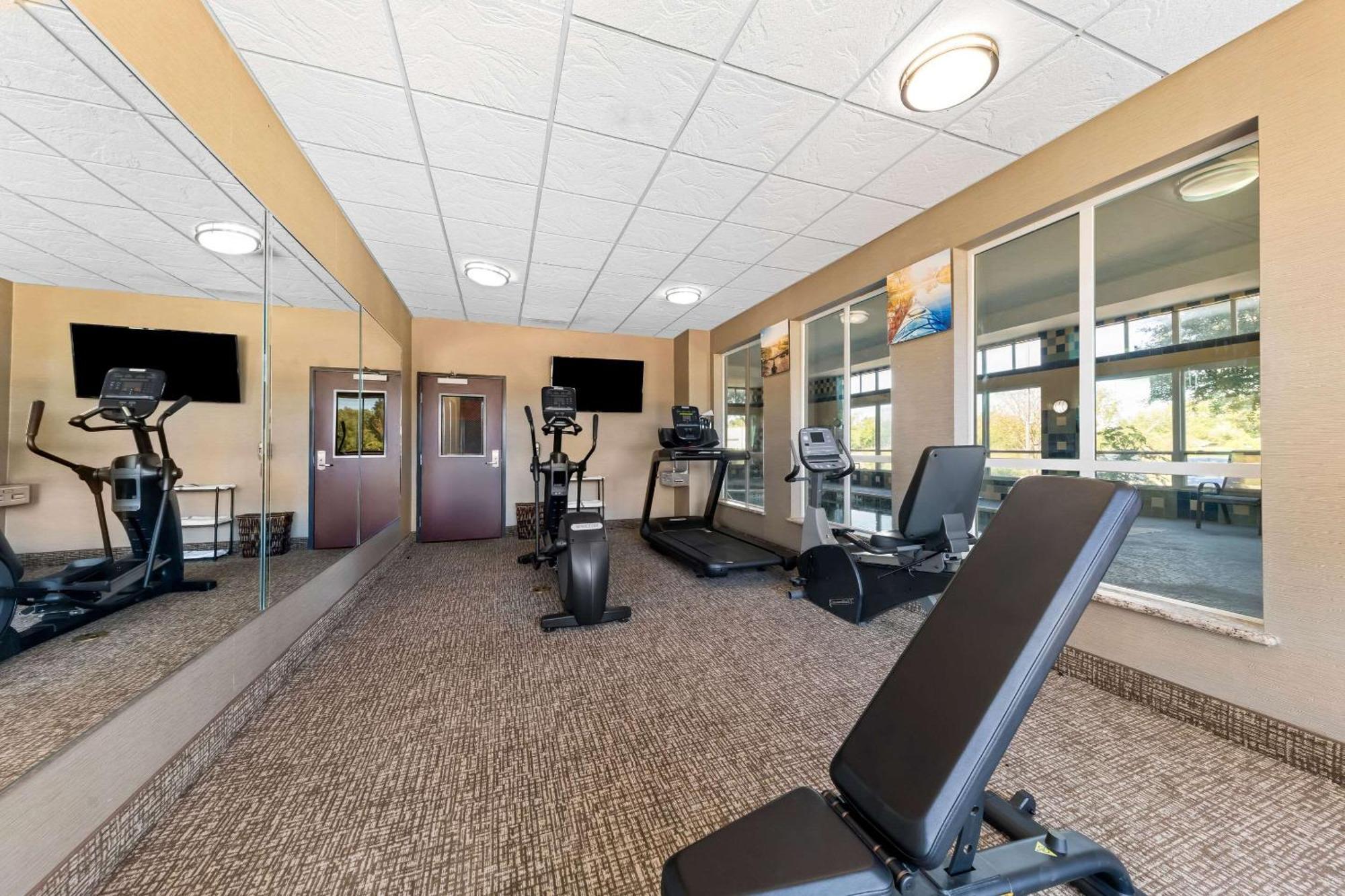 Comfort Inn & Suites Near Lake Lewisville Corinth Екстериор снимка