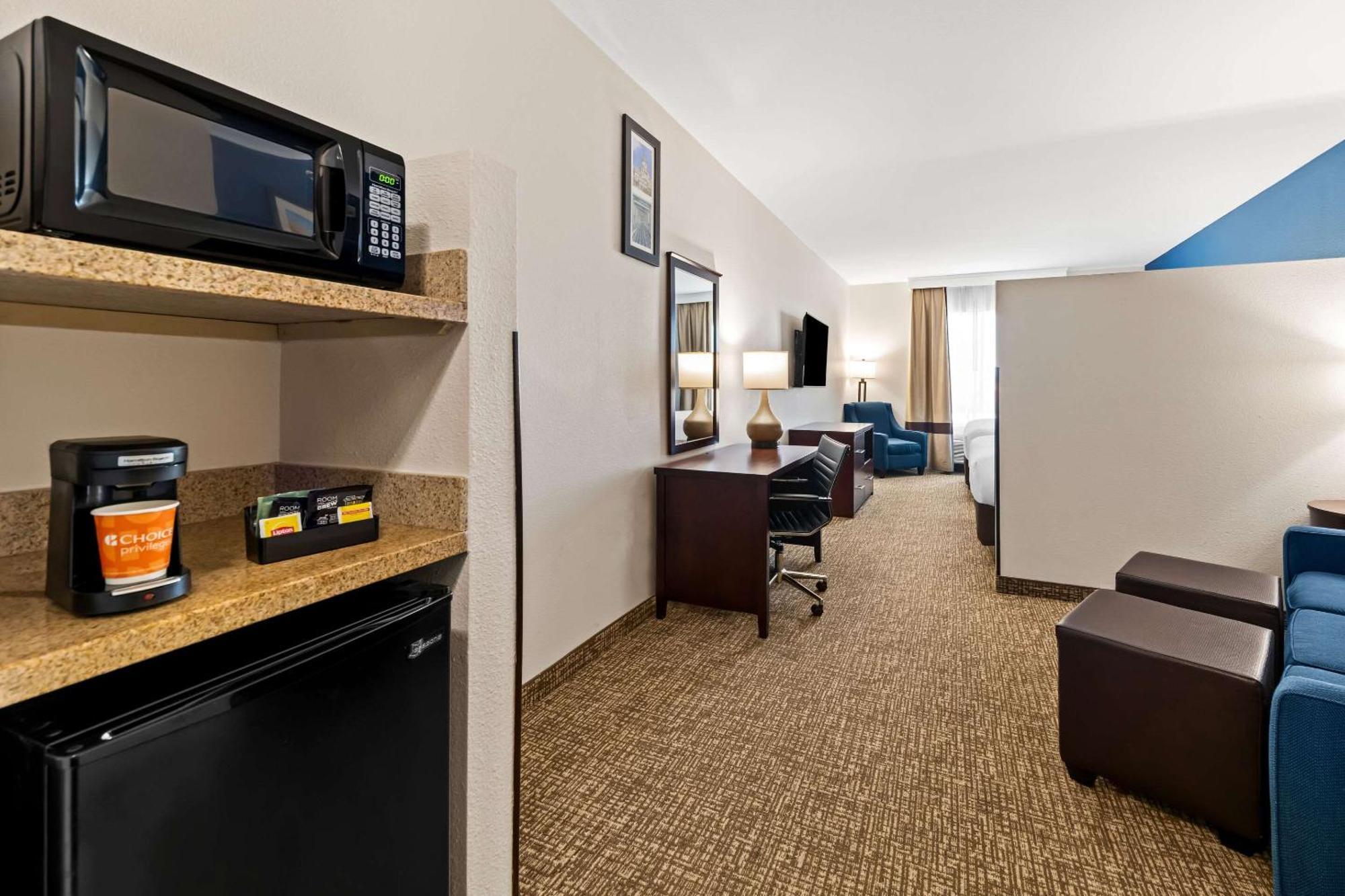 Comfort Inn & Suites Near Lake Lewisville Corinth Екстериор снимка