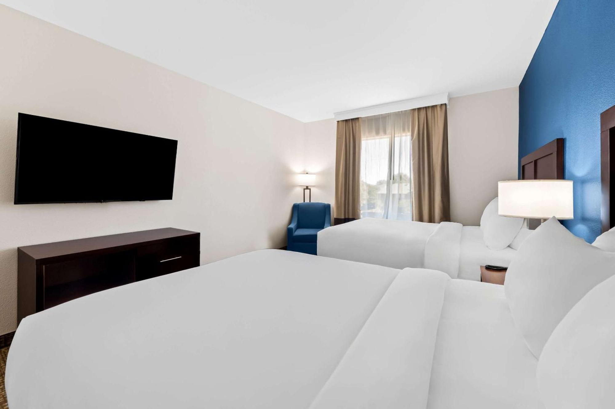 Comfort Inn & Suites Near Lake Lewisville Corinth Екстериор снимка