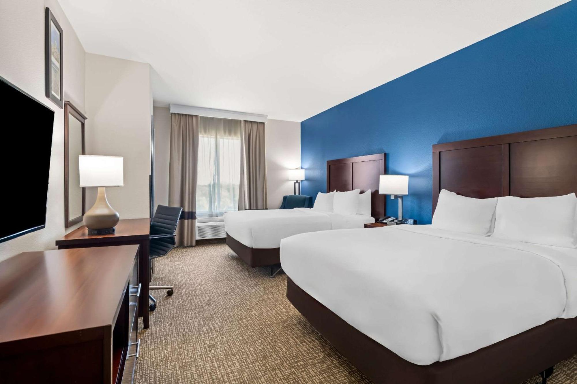 Comfort Inn & Suites Near Lake Lewisville Corinth Екстериор снимка