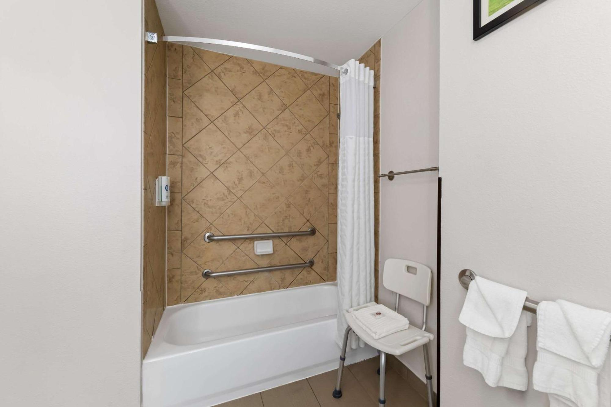 Comfort Inn & Suites Near Lake Lewisville Corinth Екстериор снимка