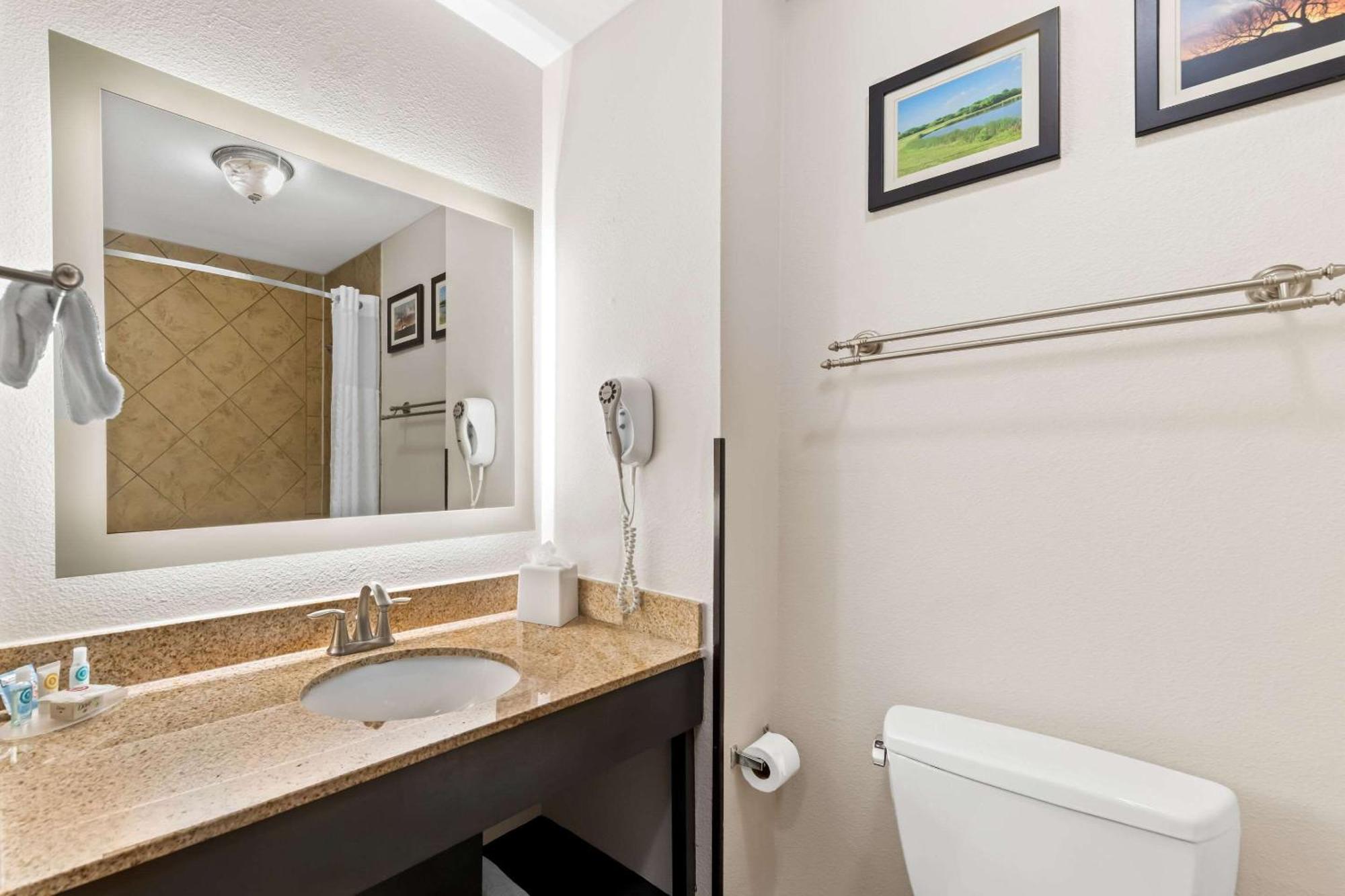 Comfort Inn & Suites Near Lake Lewisville Corinth Екстериор снимка