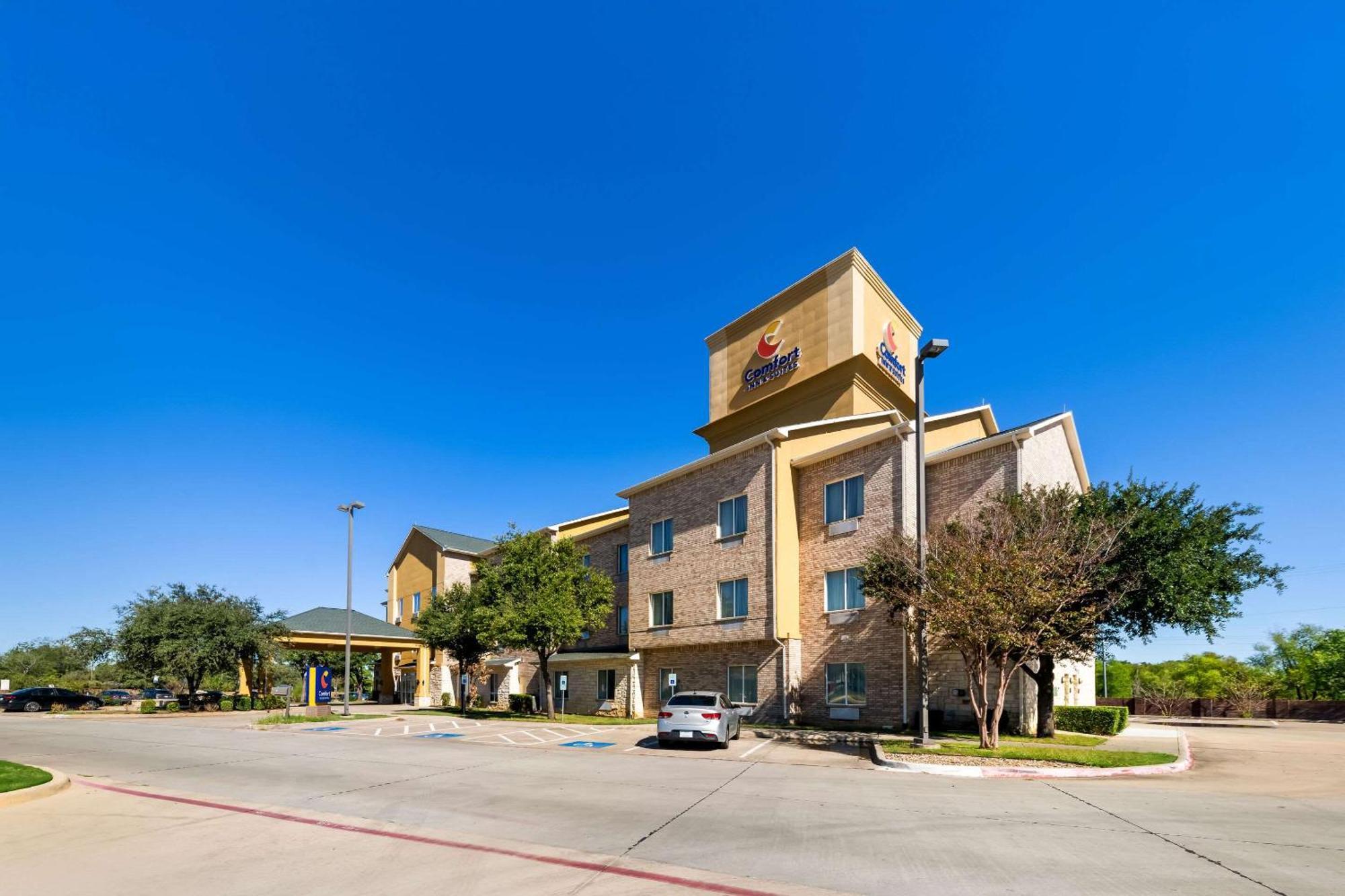 Comfort Inn & Suites Near Lake Lewisville Corinth Екстериор снимка