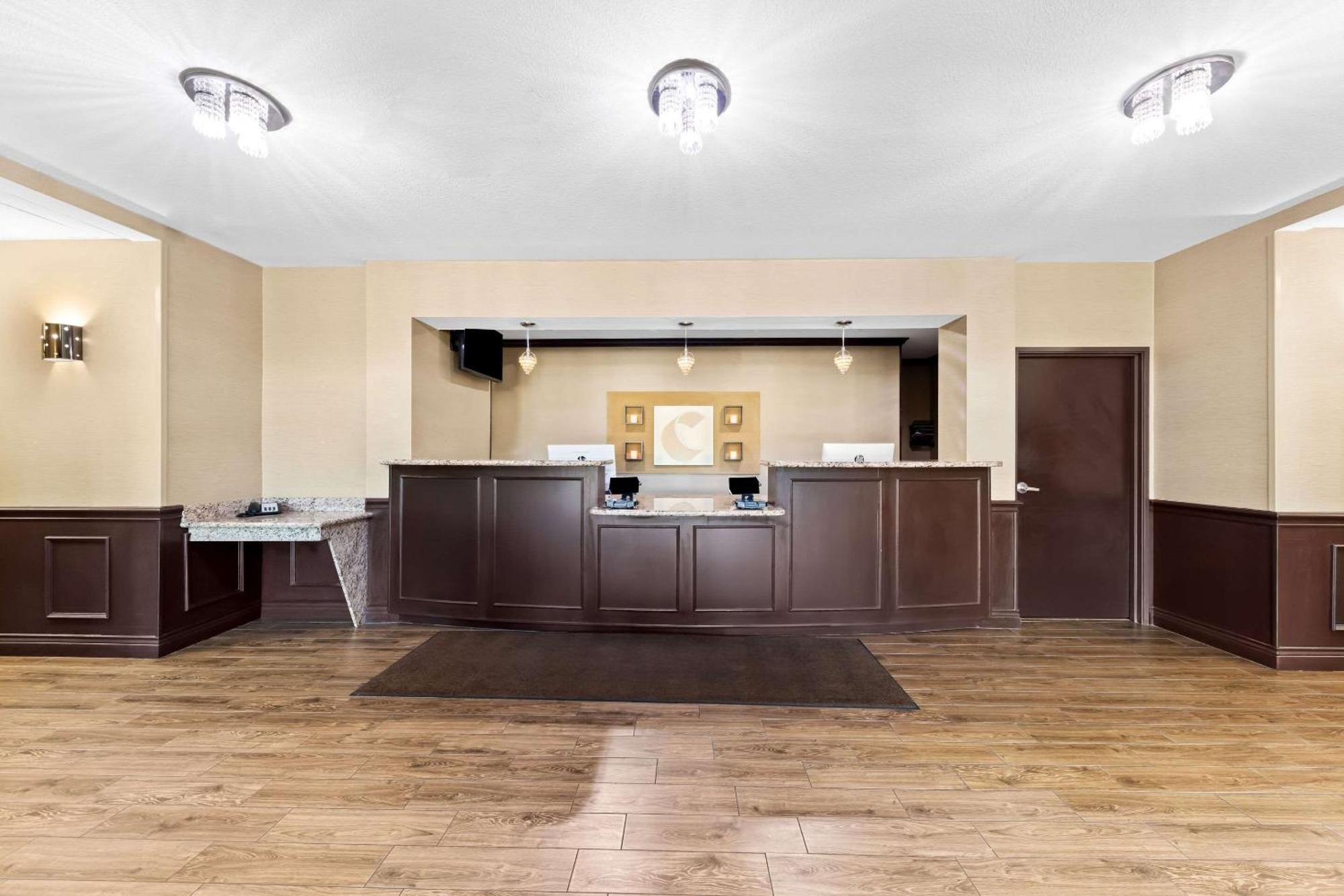 Comfort Inn & Suites Near Lake Lewisville Corinth Екстериор снимка